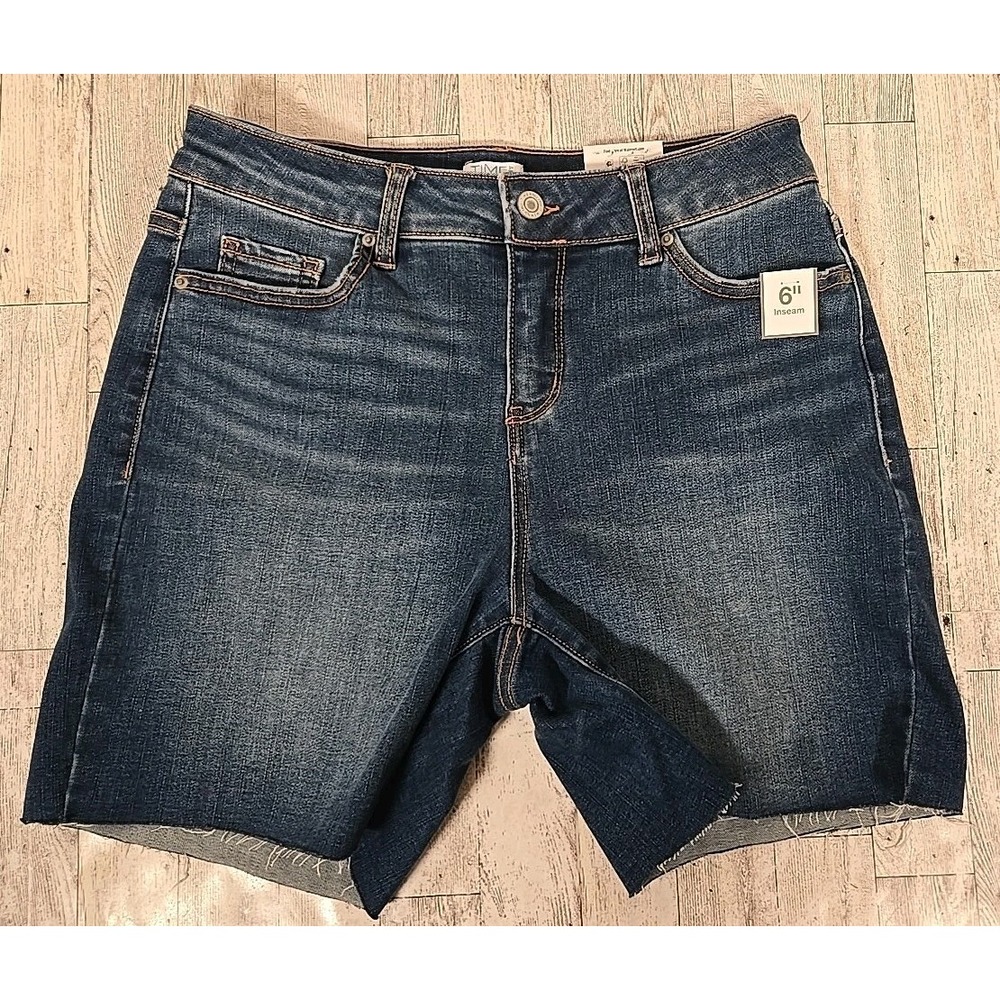 Time & Tru Shorts 4 Blue Denim Raw Hem Medium Wash Mid Rise NEW